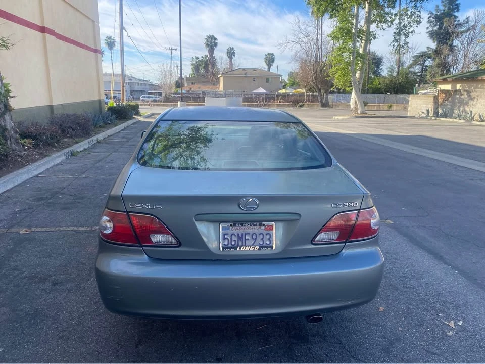 2004 Lexus ES 3rd Gen - Image 2 of 15