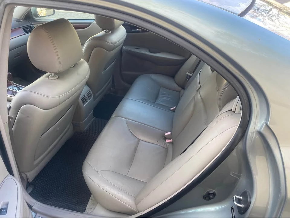 2004 Lexus ES 3rd Gen - Image 11 of 15
