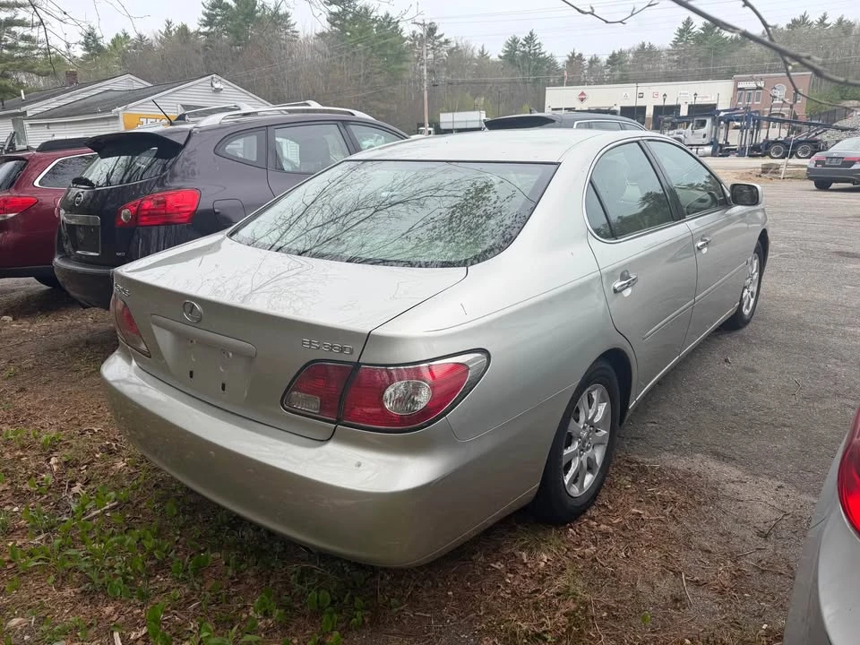 2004 Lexus ES 4th Gen - Image 5 of 10