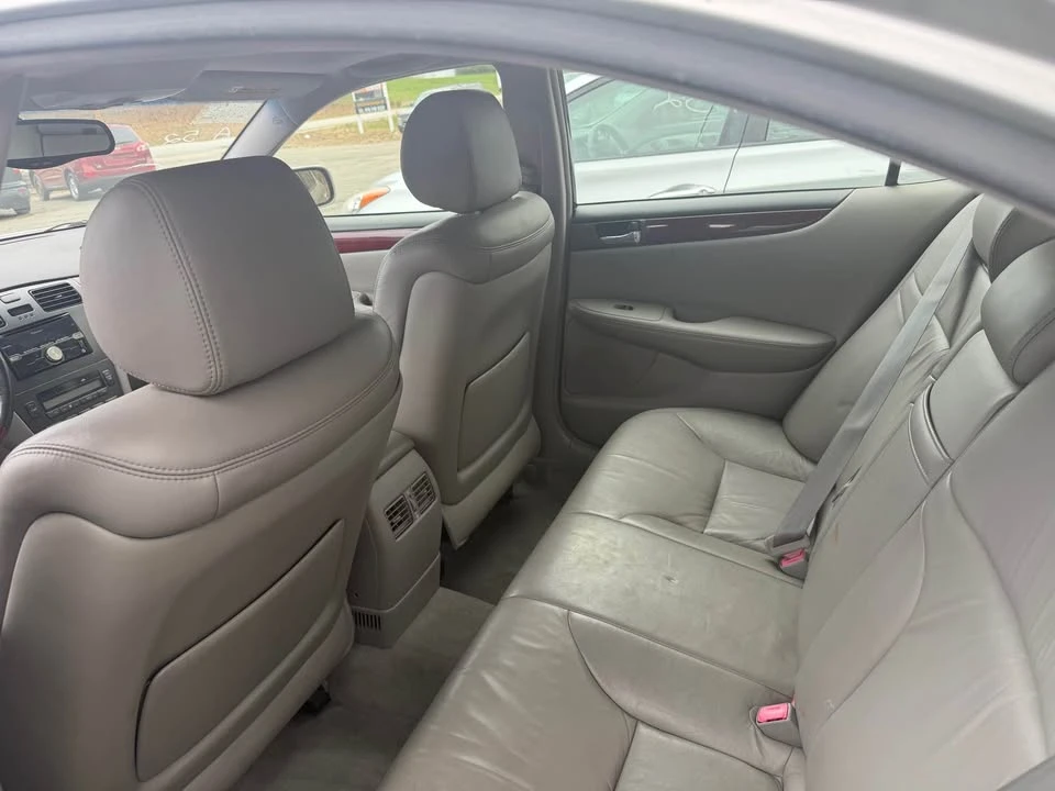 2004 Lexus ES 4th Gen - Image 10 of 10