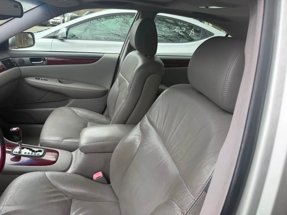 2004 Lexus ES 4th Gen - Image 6 of 10