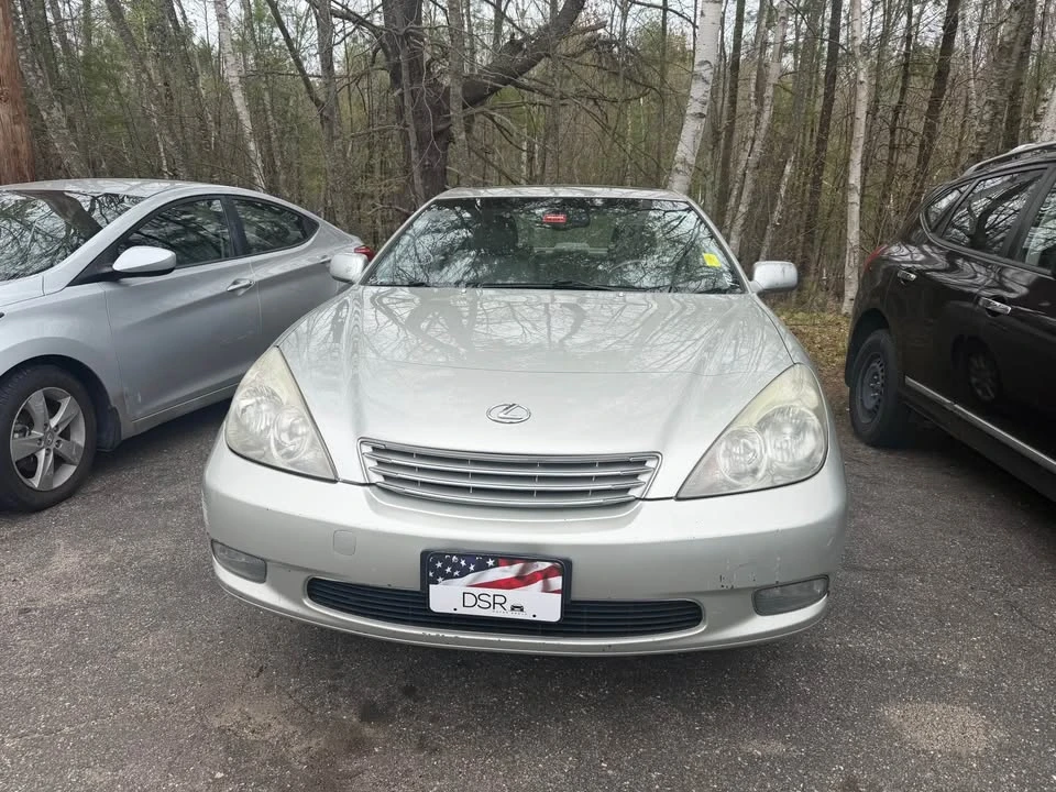 2004 Lexus ES 4th Gen - Image 2 of 10
