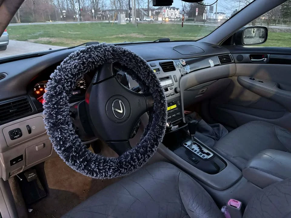 2004 Lexus ES 4th Gen - Image 8 of 10
