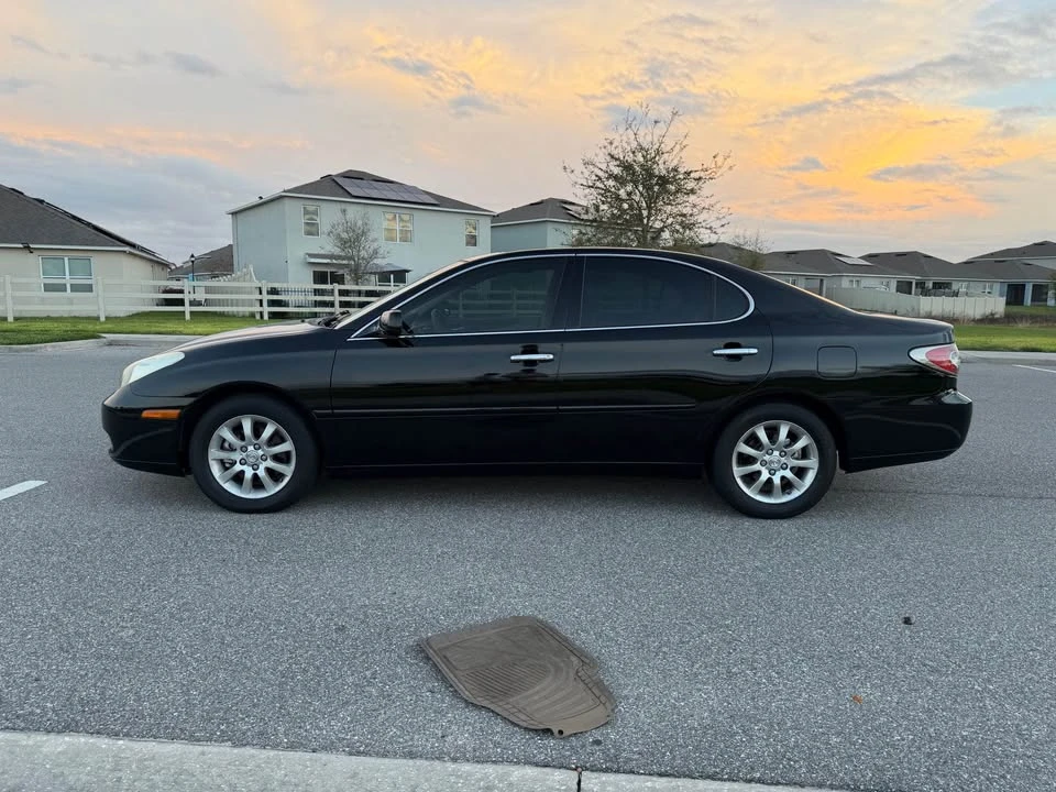 2004 Lexus ES 4th Gen - Image 9 of 10