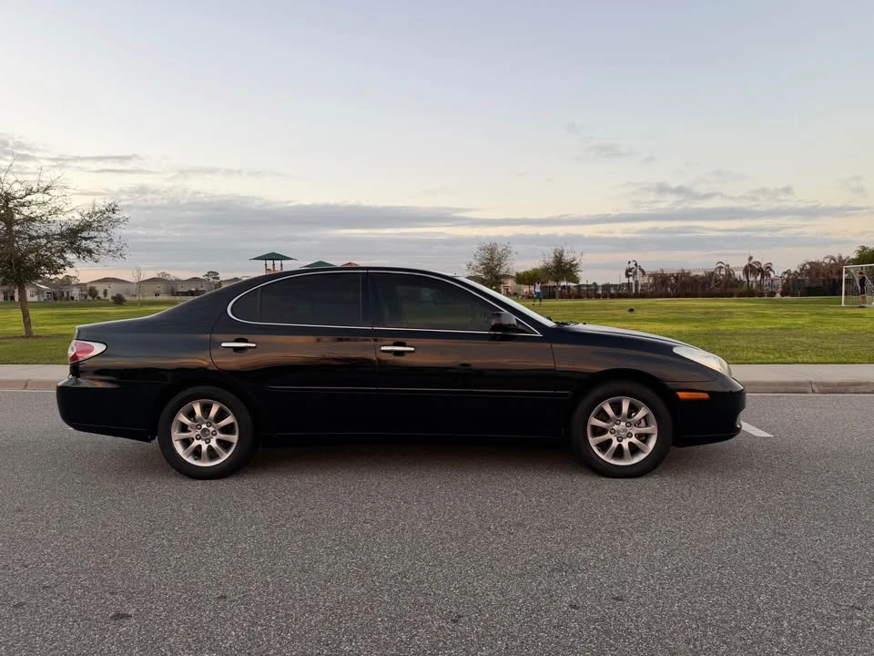 2004 Lexus ES 4th Gen - Image 10 of 10