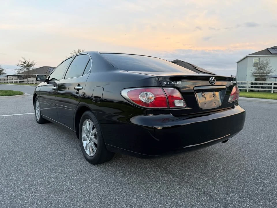 2004 Lexus ES 4th Gen - Image 2 of 10