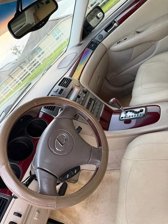 2004 Lexus ES 4th Gen - Image 5 of 10