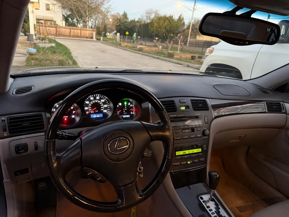 2004 Lexus ES 3rd Gen - Image 13 of 17