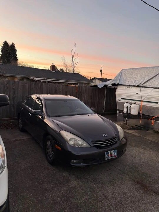 2004 Lexus ES 3rd Gen - Image 2 of 17