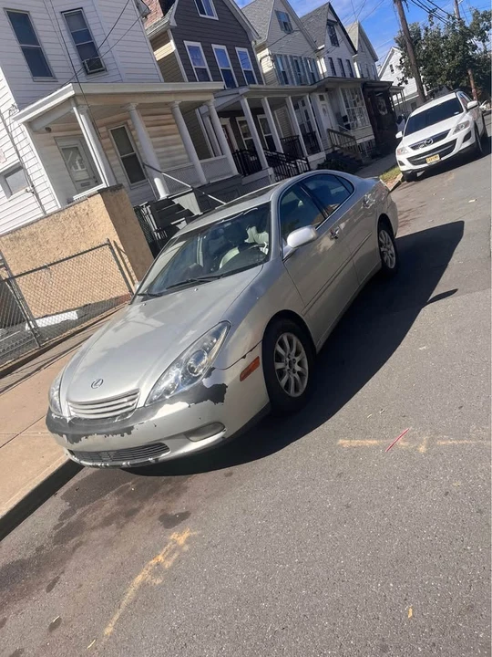 2004 Lexus ES 3rd Gen - Image 2 of 2