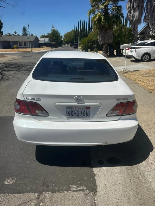 2004 Lexus ES 4th Gen - Image 4 of 9