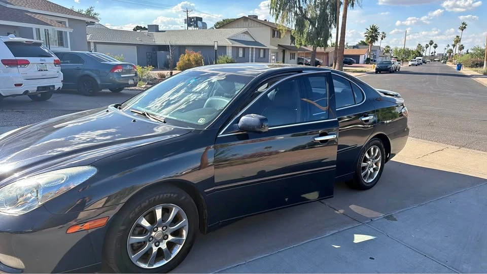2004 Lexus ES 4th Gen - Image 2 of 4