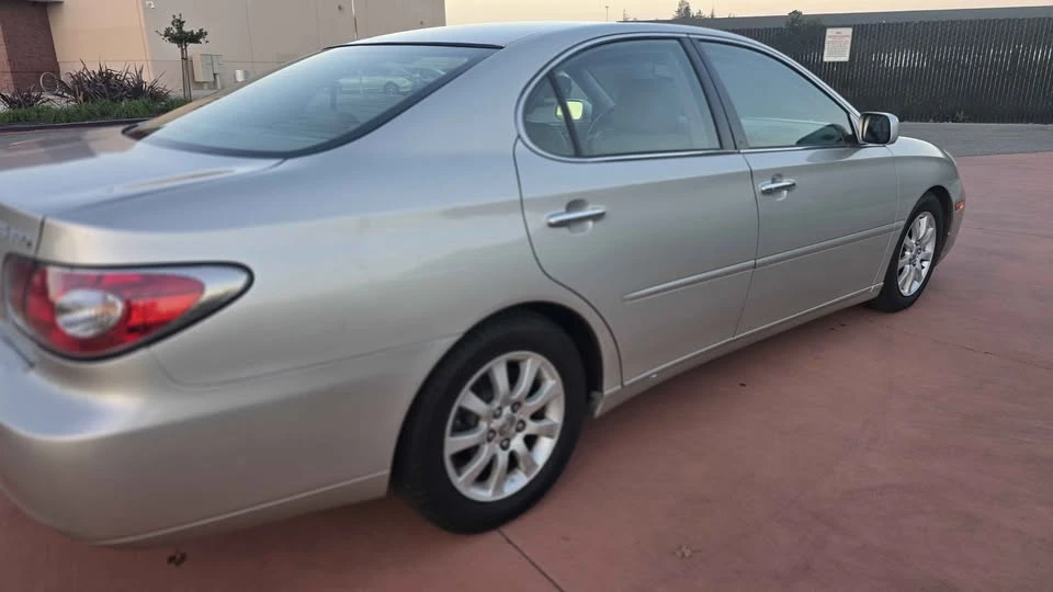 2004 Lexus ES 4th Gen - Image 6 of 10