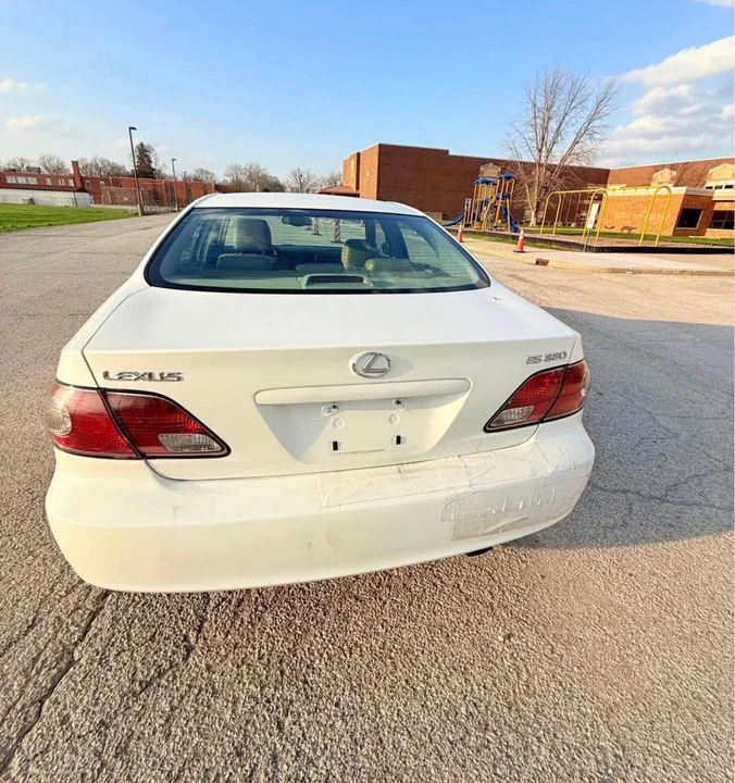 2004 Lexus ES 4th Gen - Image 4 of 11