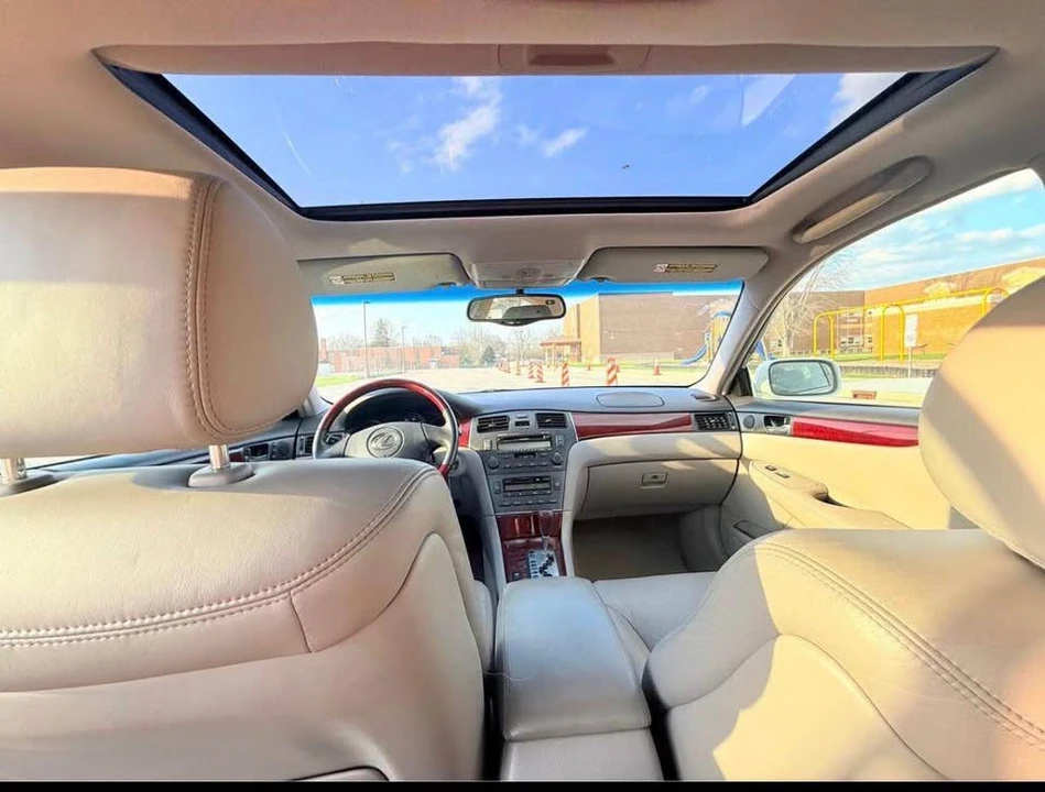 2004 Lexus ES 4th Gen - Image 10 of 11