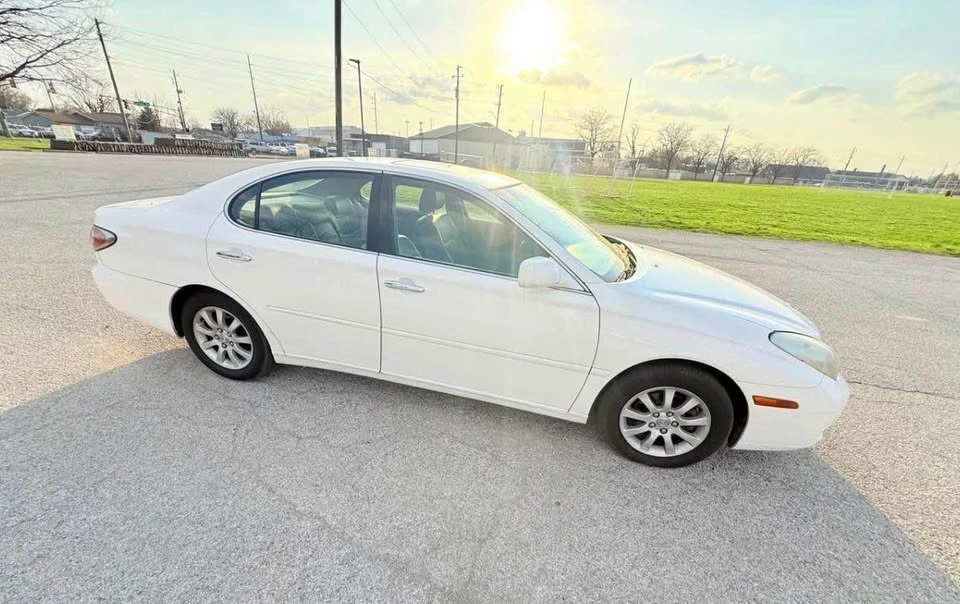 2004 Lexus ES 4th Gen - Image 3 of 11