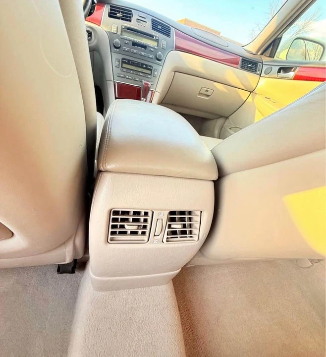 2004 Lexus ES 4th Gen - Image 9 of 11