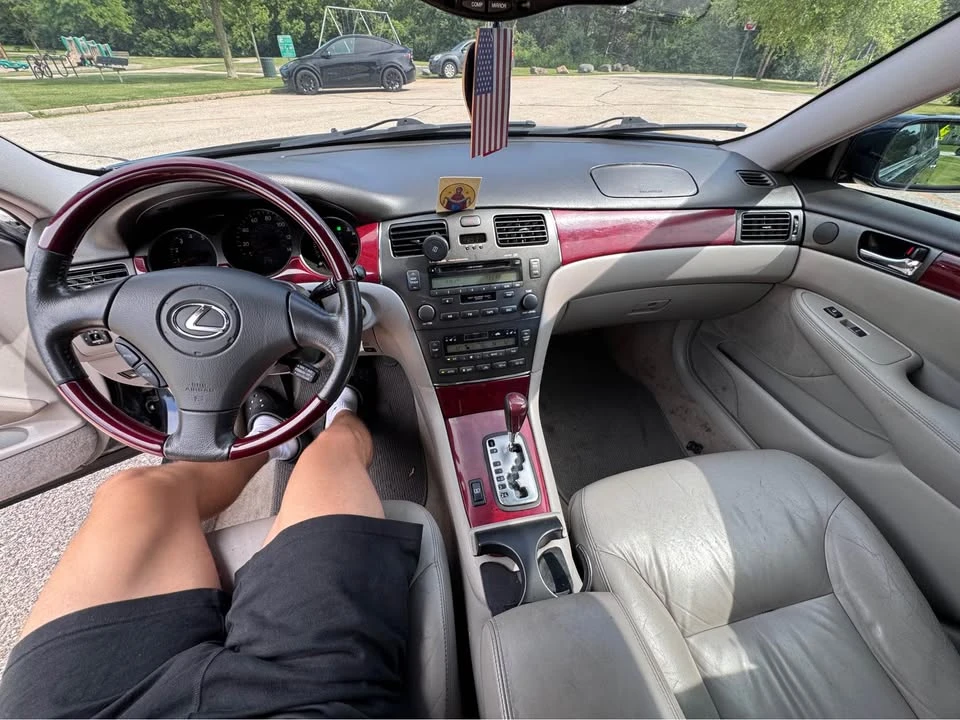 2004 Lexus ES 4th Gen - Image 14 of 14