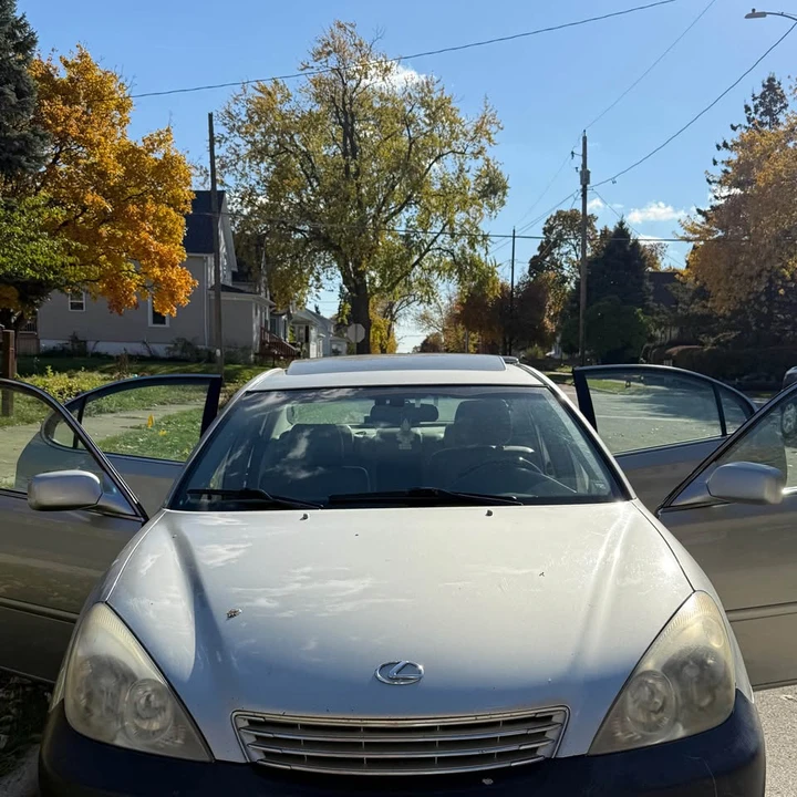 2004 Lexus ES 4th Gen - Image 10 of 11