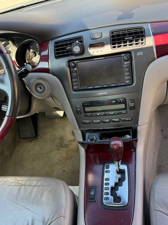 2004 Lexus ES 4th Gen - Image 8 of 11