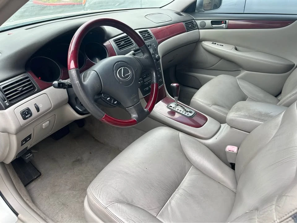 2004 Lexus ES 4th Gen - Image 4 of 6
