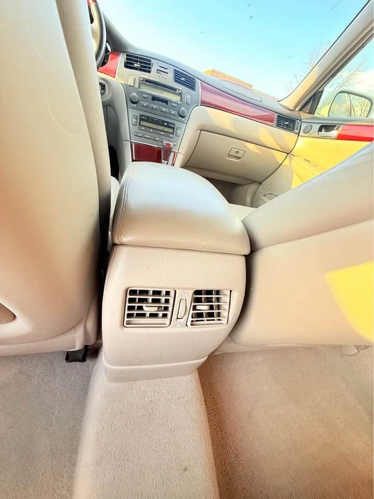 2004 Lexus ES 4th Gen - Image 9 of 14