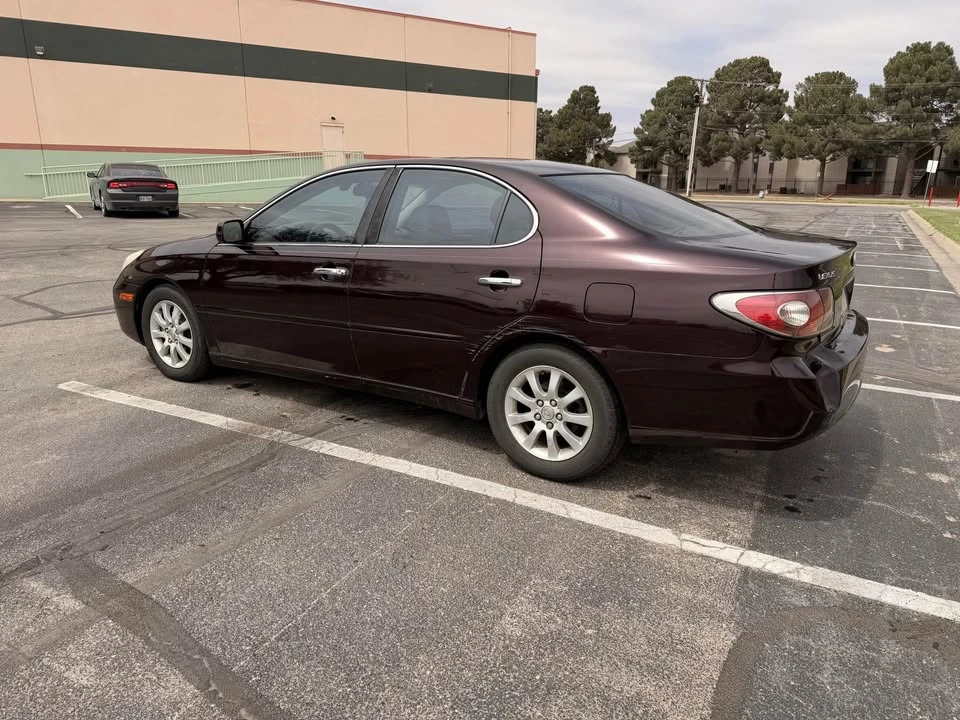 2004 Lexus ES 4th Gen - Image 4 of 10