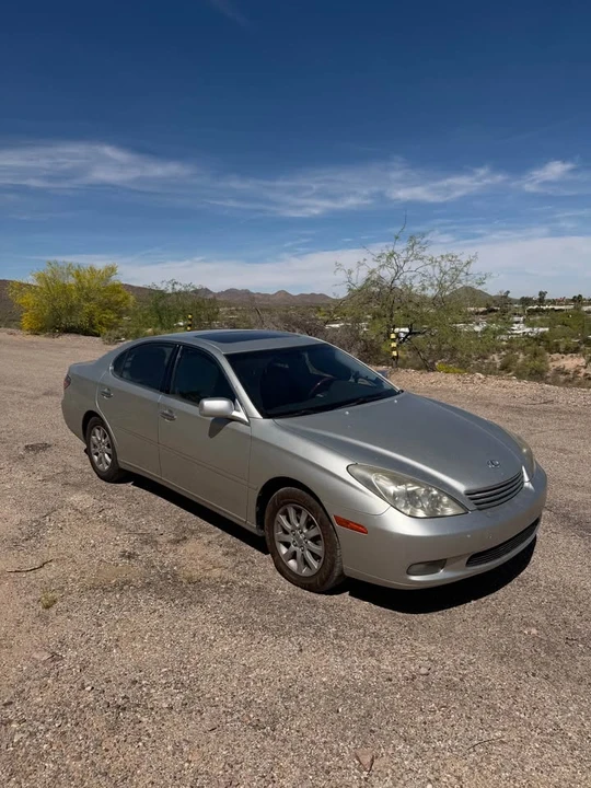 2004 Lexus ES 4th Gen - Image 2 of 13