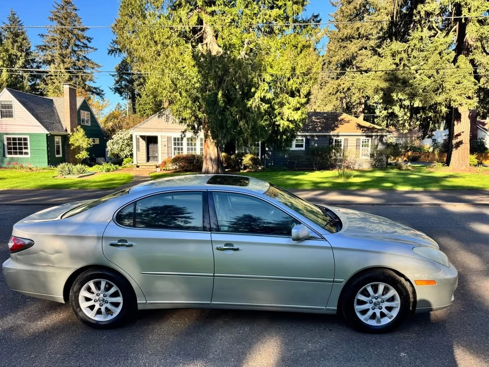 2004 Lexus ES 4th Gen - Image 5 of 10
