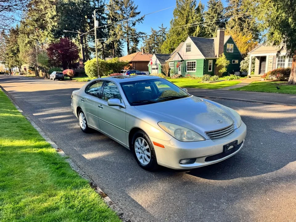 2004 Lexus ES 4th Gen - Image 4 of 10