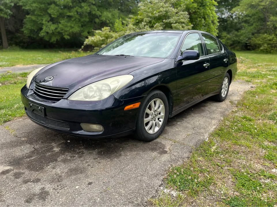 2004 Lexus ES 4th Gen - Image 2 of 21