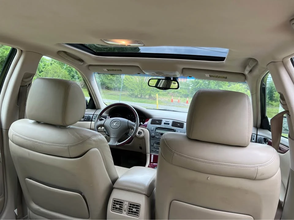 2004 Lexus ES 4th Gen - Image 16 of 21