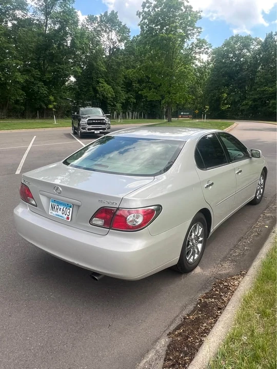2004 Lexus ES 4th Gen - Image 2 of 8