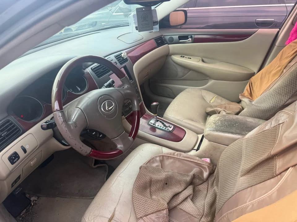 2004 Lexus ES 4th Gen - Image 5 of 6