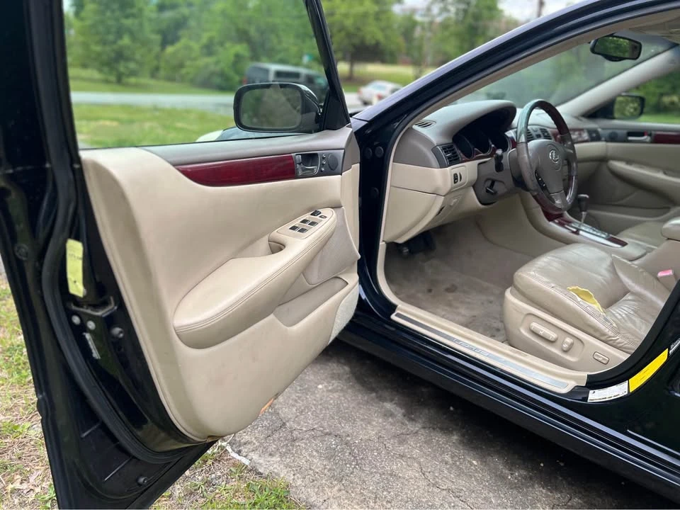 2004 Lexus ES 4th Gen - Image 10 of 21