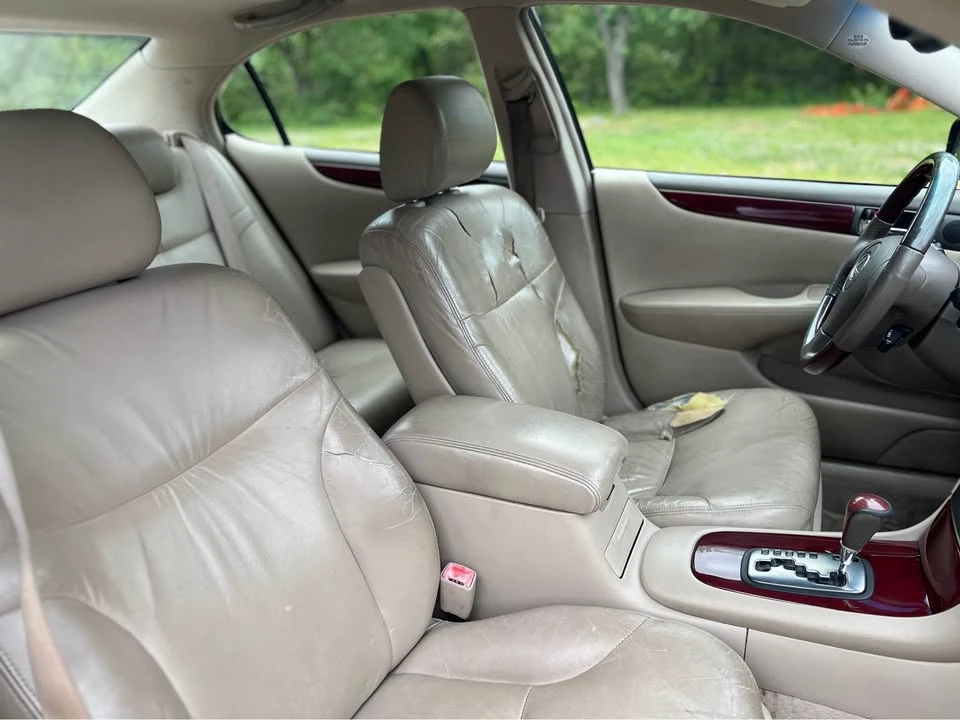 2004 Lexus ES 4th Gen - Image 15 of 21