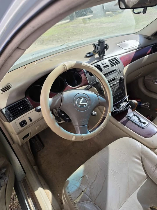 2004 Lexus ES 4th Gen - Image 3 of 7