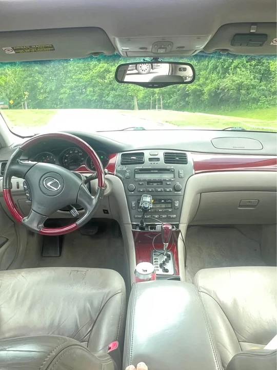 2004 Lexus ES 4th Gen - Image 7 of 8