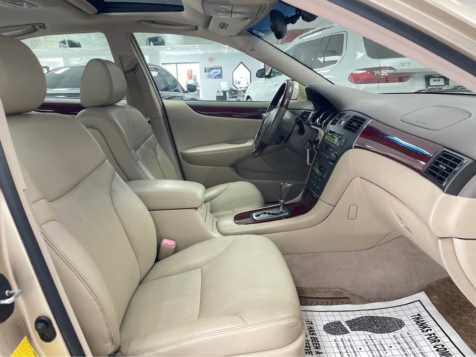 2004 Lexus ES 4th Gen - Image 17 of 19