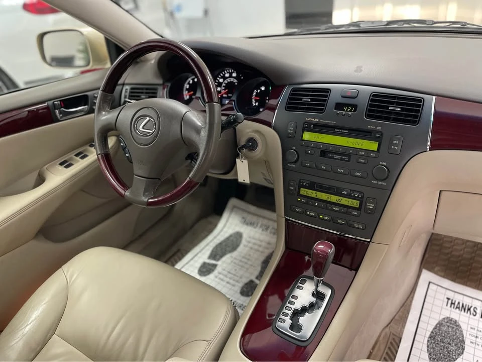2004 Lexus ES 4th Gen - Image 18 of 19