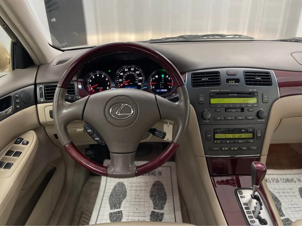 2004 Lexus ES 4th Gen - Image 14 of 19