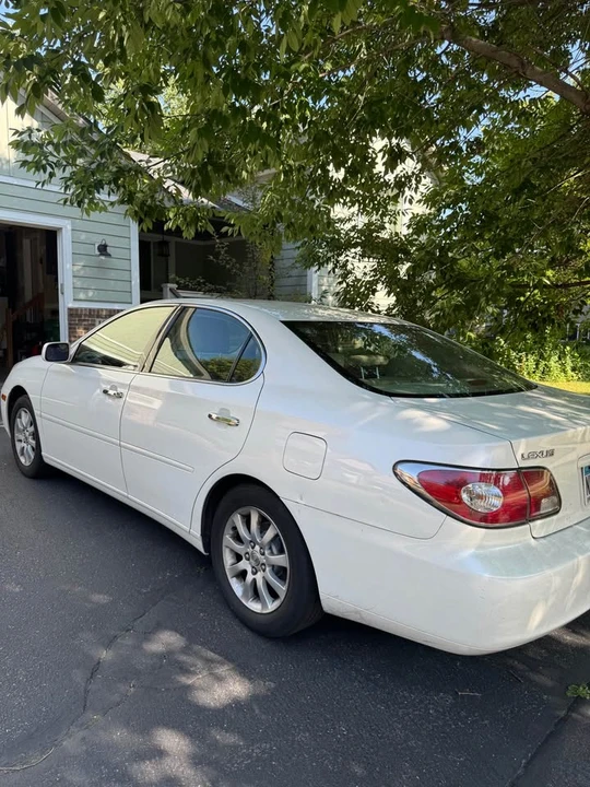 2004 Lexus ES 4th Gen - Image 2 of 3