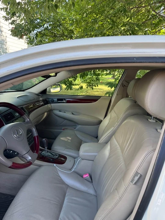 2004 Lexus ES 4th Gen - Image 3 of 3