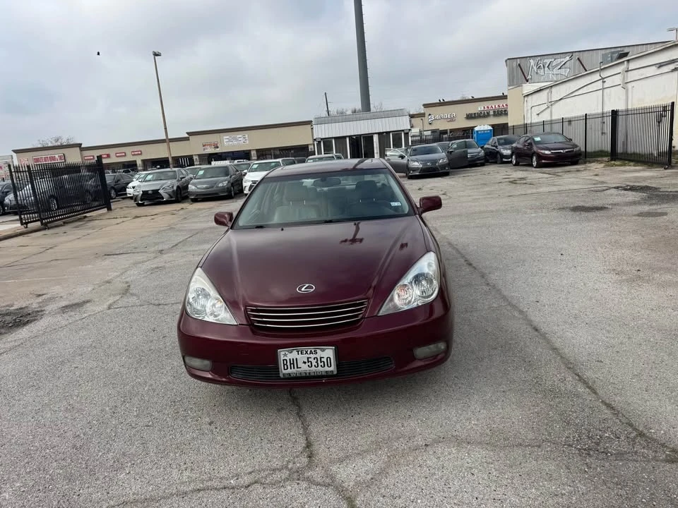 2004 Lexus ES 4th Gen - Image 10 of 13
