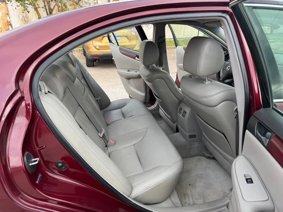 2004 Lexus ES 4th Gen - Image 7 of 13