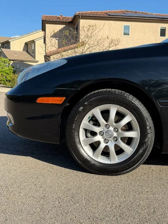 2004 Lexus ES 4th Gen - Image 10 of 31