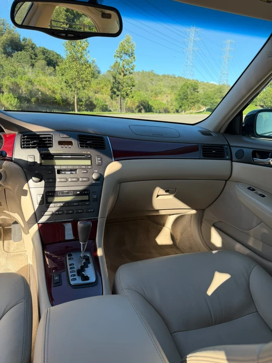 2004 Lexus ES 4th Gen - Image 19 of 31