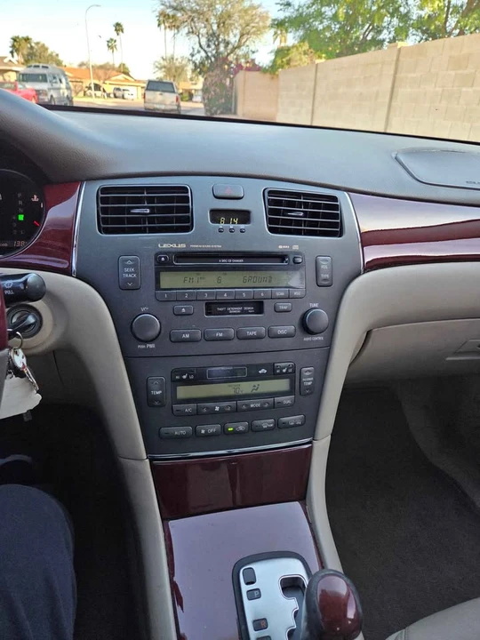 2004 Lexus ES 4th Gen - Image 9 of 10