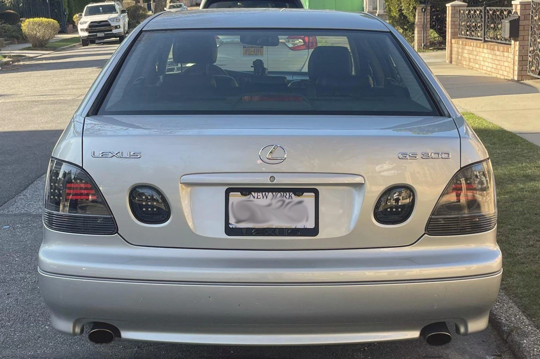 2004 Lexus GS 2nd Gen - Image 5 of 31