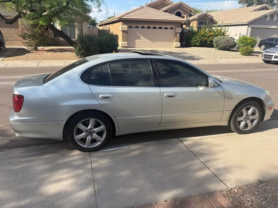 2004 Lexus GS 2nd Gen - Image 4 of 9